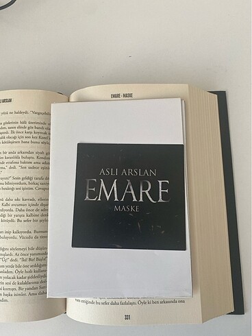  Emare-Maske Ciltli
