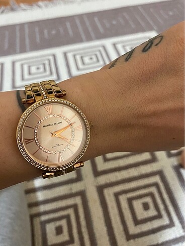 Michael Kors Michael Fellini bayan saat