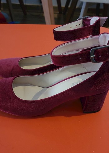 Black Pepper Bordo Süet Tokalı Kadın Ayakkabı - Görsel 2