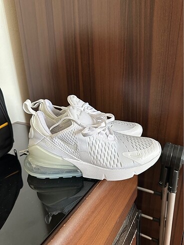 Nike 270 spor ayakkabı