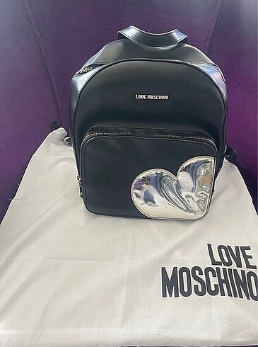 Moschino sırt çantası