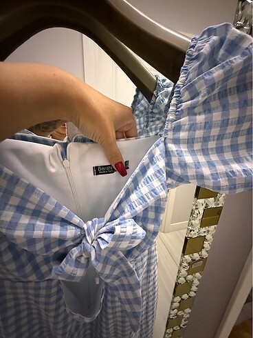 xs Beden Bershka elbise