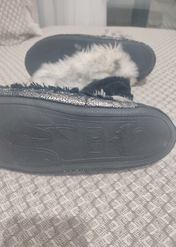 Kızlar için Gri Kürklü Yılan Desenli Sıcak Terlik - Görsel 4