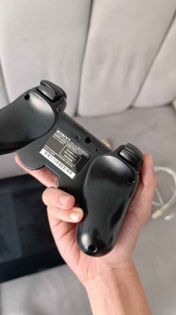 PlayStation 3 süper slim 2 kollu - Görsel 2