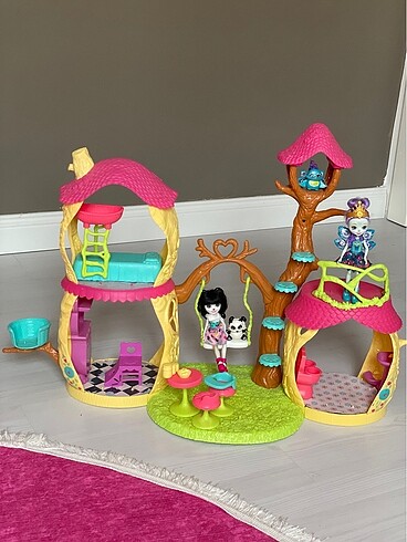 Enchantimals evi
