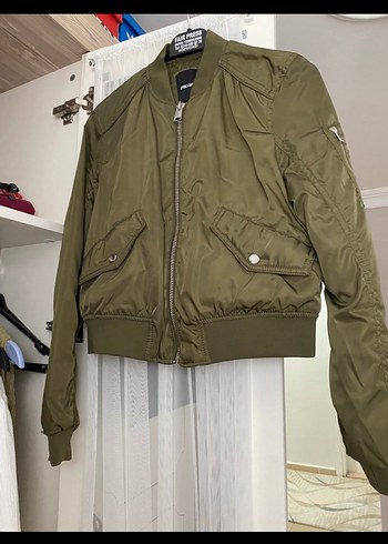Bershka Kadın Haki Fermuarlı Ceket