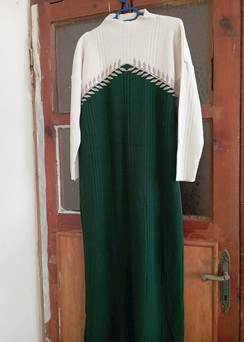 Bohem Tarzı Yeşil Triko Uzun Elbise - Görsel 2