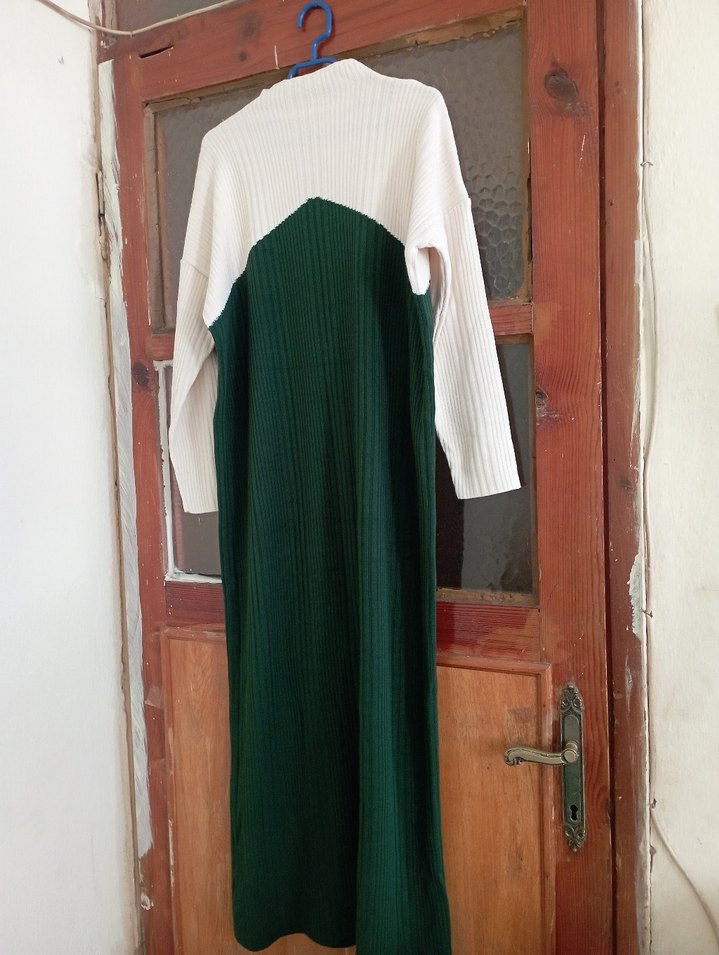 Bohem Tarzı Yeşil Triko Uzun Elbise - Görsel 4