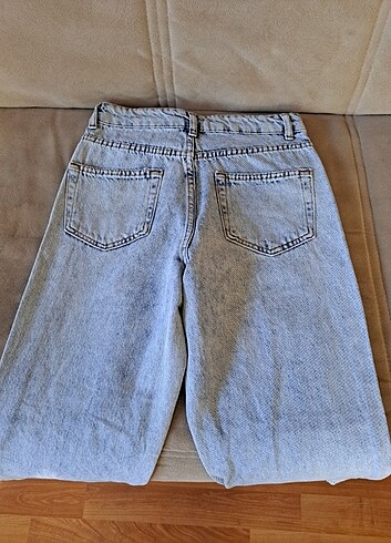 26 Beden mavi Renk JEAN MOM YÜKSEK BEL PANTALON