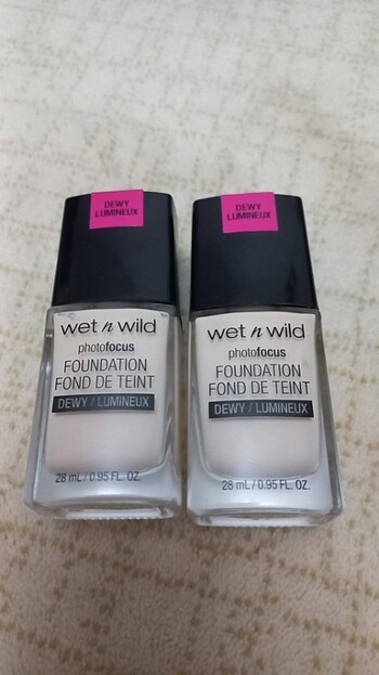 2 tane Wet n wild photofocus fondöten 