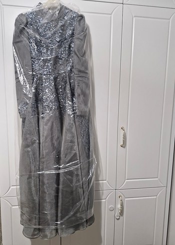 Gri İşlemeli Uzun Kollu Şık Abiye Elbise - Görsel 2