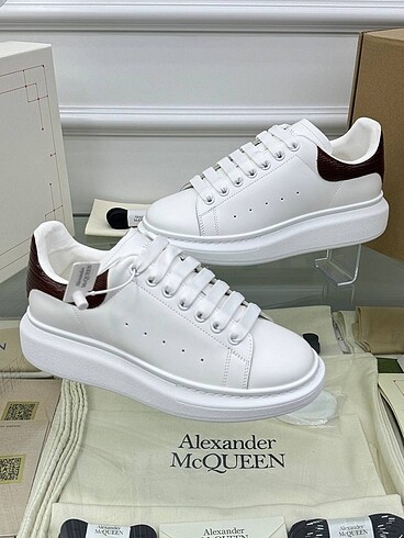 ALEXANDER MCQUEEN