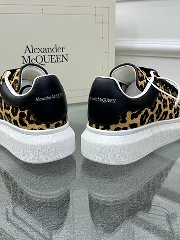 38 Beden ALEXANDER MCQUEEN LEOPAR