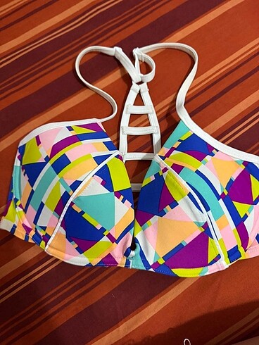 Bikini üst