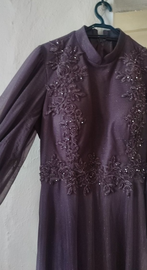 Uzun Kollu Mor Nakışlı Kadın Abiye Elbise - Görsel 3