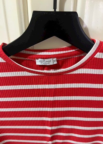 Kırmızı Beyaz Çizgili Kısa Kollu Tişört - Görsel 2