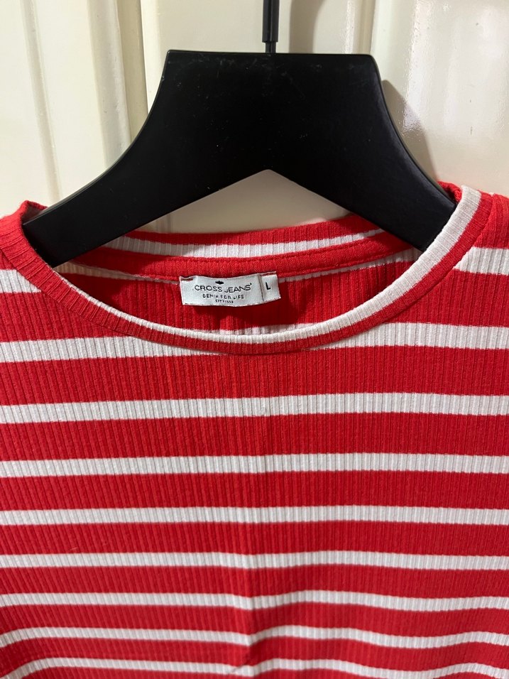 Kırmızı Beyaz Çizgili Kısa Kollu Tişört - Görsel 2