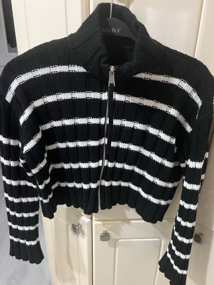 Siyah Beyaz Çizgili Fitilli Triko Kazak - Görsel 2