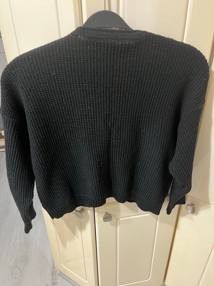 Nakışlı Siyah Triko Hırka - Görsel 3