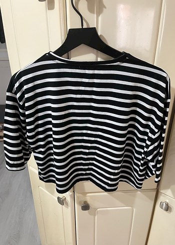 Siyah Beyaz Çizgili Uzun Kollu Crop Top - Görsel 4