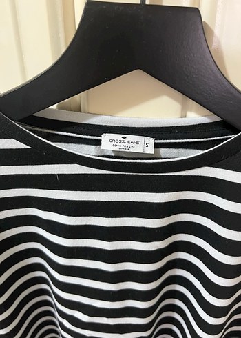 Siyah Beyaz Çizgili Uzun Kollu Crop Top - Görsel 2