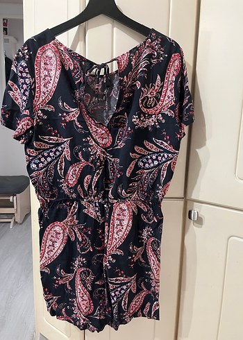 Bohem V Yaka Kısa Kollu Mini Tulum - Görsel 3