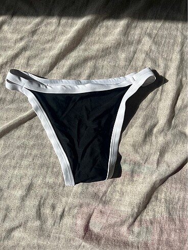 Diğer bikini altı