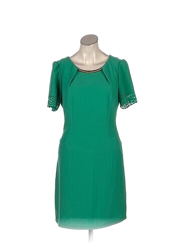 PreLoved Kısa Elbise %70 İndirimli.