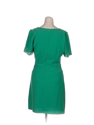 l Beden PreLoved Kısa Elbise %70 İndirimli.
