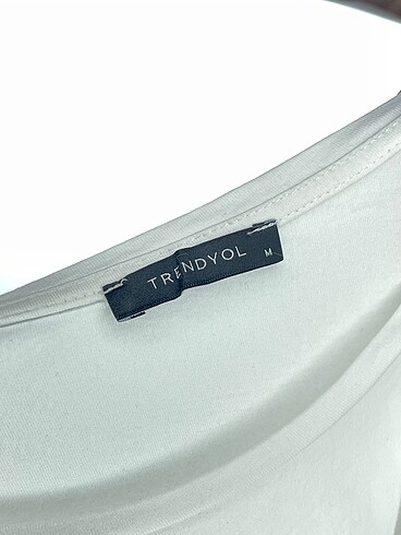 m Beden beyaz Renk Trendyol & Milla T-shirt %70 İndirimli.