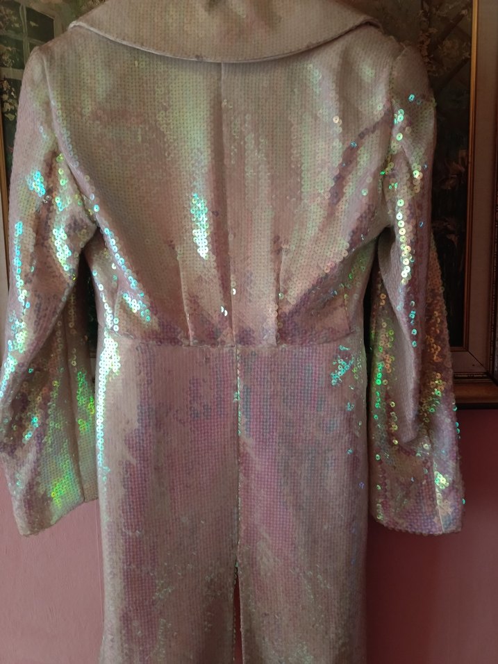 Pembe Parlak İşlemeli Frak, Kuru Temizleme Gerektiriyor - Görsel 5