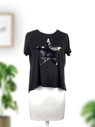 Koton T-shirt %70 İndirimli.