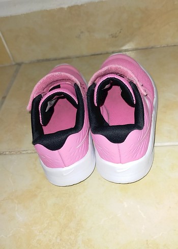 27 Beden Nike Kız Çocuk Pembe Cırt Cırtlı Spor Ayakkabı