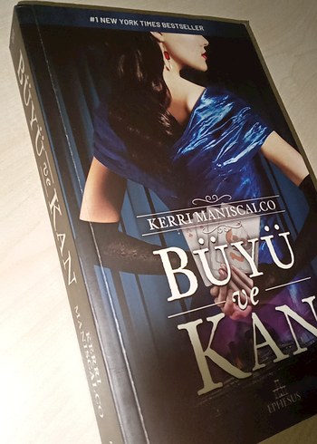  Büyü ve Kan - Kerri Maniscalco