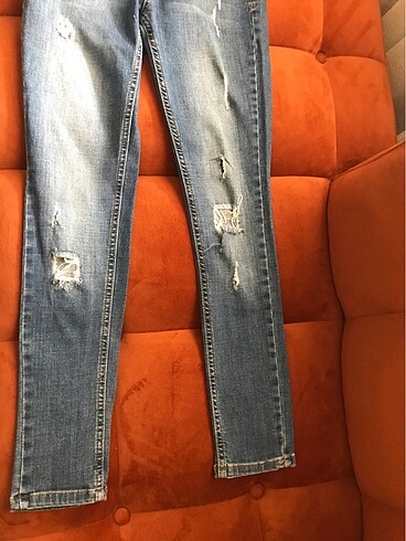 Dilvin yırtmaçlı pantolon