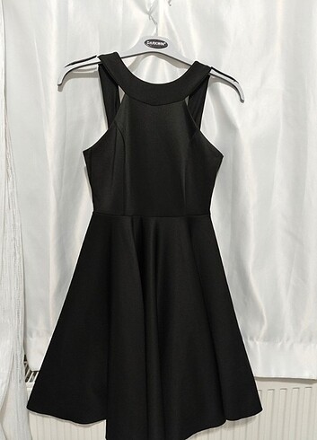 Halter Yaka Lazer Kesim Mini Elbise