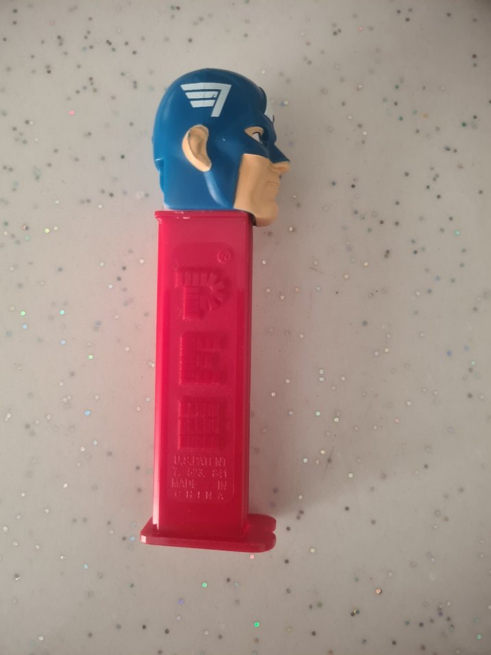 Renkli Kaptan Amerika Figürlü Pez Şekerlik - Görsel 2