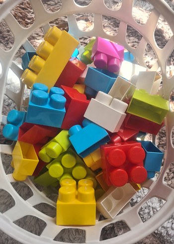 Beden 78 parça pilsan lego parça ve 13 parça tren seti