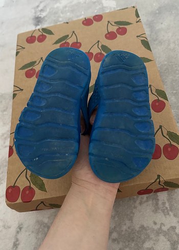 22 Beden mavi Renk Adidas sandalet 22 numara