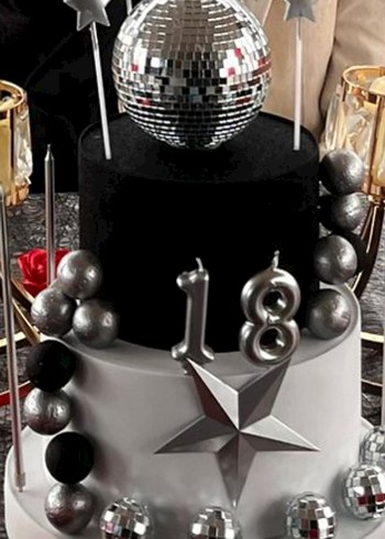 18 Yaş Gri Temalı Parti Pastası Dekoru - Görsel 3