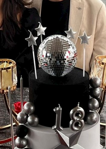 18 Yaş Gri Temalı Parti Pastası Dekoru - Görsel 4