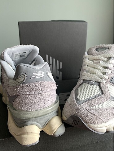 38 Beden New Balance 9060 grey