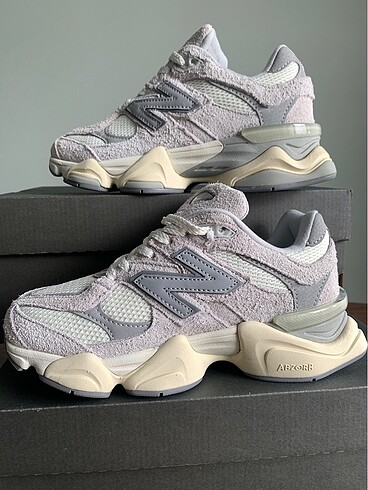 New Balance 9060 grey