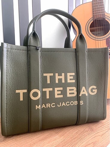 MARC JACOBS The Medium Tote Bag (Forest)