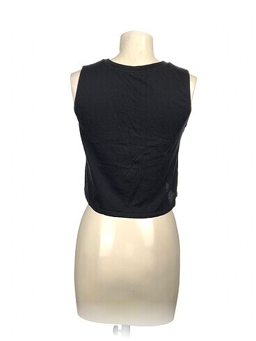 s Beden PreLoved T-shirt %70 İndirimli.