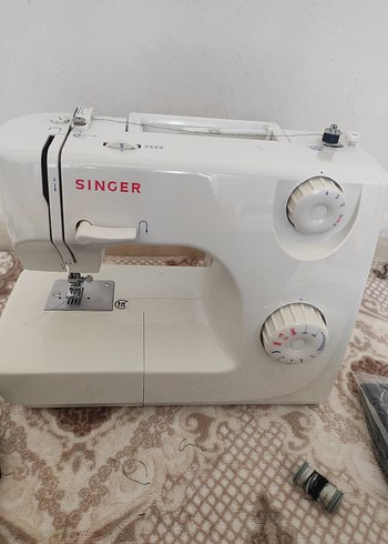 Beyaz Singer Dikiş Makinesi - Görsel 2