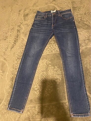 BERSHKA jeans