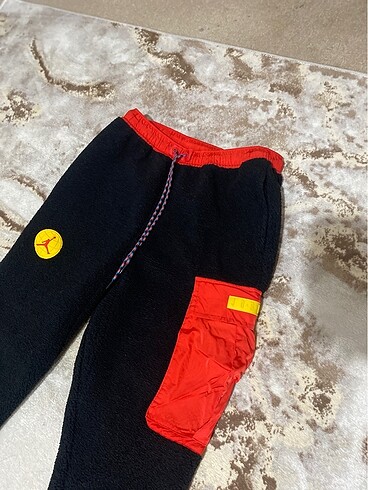 m Beden Jordan essential