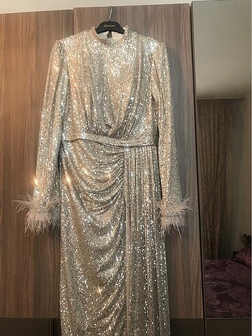 Zara Tesettür kiralık abiye hiç giyilmedi beden sıkıntısından dolayı
