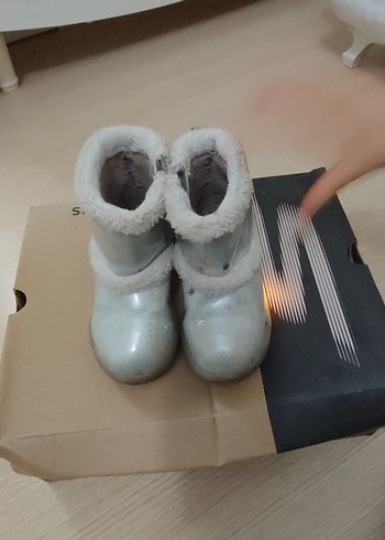 Beyaz Kız Çocuk Pastel Lastik Bot - Görsel 2